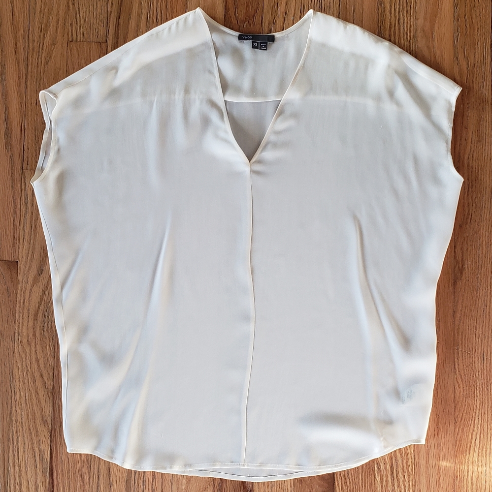 Vince Off White Silk Flowy Blouse, Size XS
